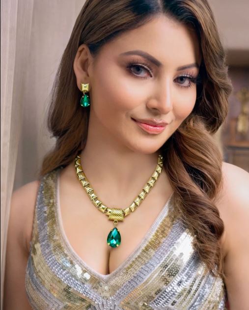 Emerald Crystal Necklace Set With Earrings