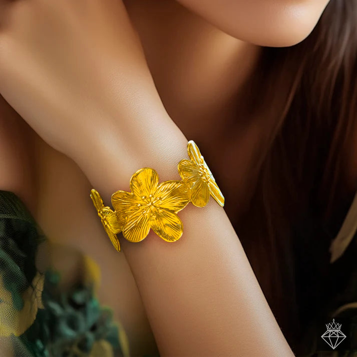 Saiyaara Golden Flower Bracelet (Adjustable Size)