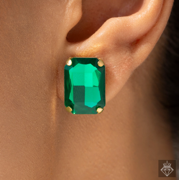 Single-Line Emerald Necklace Set With Earrings