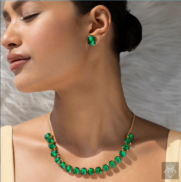 Single-Line Emerald Necklace Set With Earrings