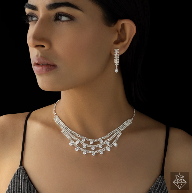 Stylish Crystal Necklace Set With Earrings