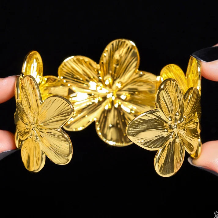 Saiyaara Golden Flower Bracelet (Adjustable Size)